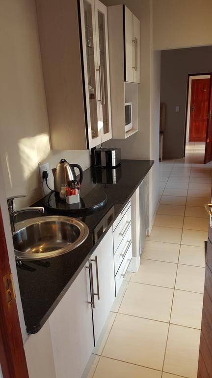Casa Bianca Guest Lodge ฮาร์ทบีสบูร์ท ห้อง รูปภาพ
