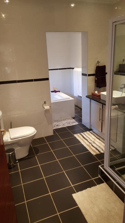 Casa Bianca Guest Lodge ฮาร์ทบีสบูร์ท ห้อง รูปภาพ